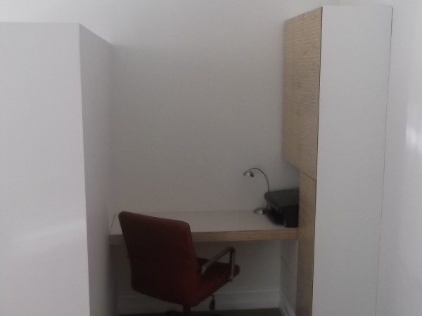 <span>Desk/ Office Space</span><i>→</i>