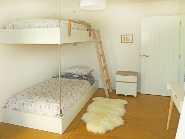 <span>Fresh and Modern Bunk Beds</span><i>→</i>