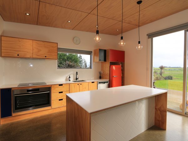 <span>Custom-made Kitchen</span><i>→</i>