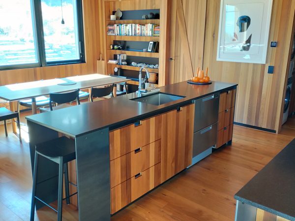 <span>Cedar Kitchen / Island Bar</span><i>→</i>